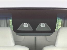 【スマートアシスト】走行中に前方の車両等を認識し、衝突しそうな時は警報とブレーキで衝突回避と被害軽減をアシスト。より安全にドライブをお楽しみいただけます。