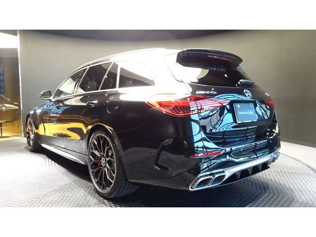 メルセデスの認定中古車「サーティファイドカー」では、専用のコールセンターにオペレータが24時間365日待機。
