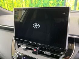 【純正10.5型ナビ】ナビゲーション機能はもちろん、多彩なメディアを大画面でお楽しみ頂けます。フルセグTV、Bluetooth接続に加え、AppleCarPlay・AndroidAutoにも対応！