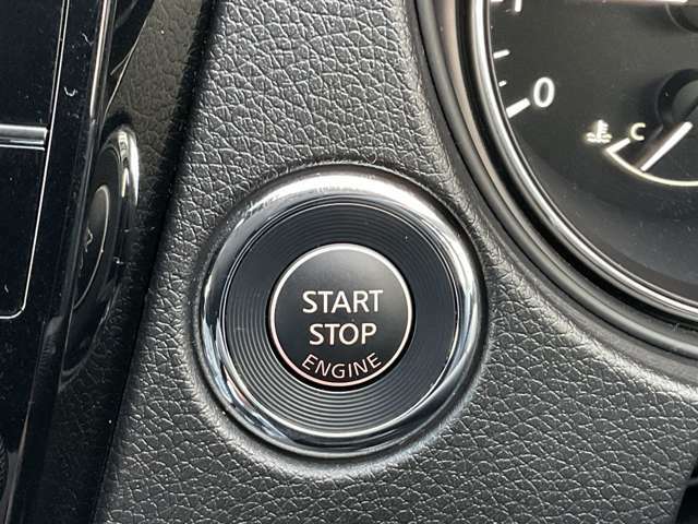 [プッシュエンジンスタート]カギをささなくてもボタンひとつで簡単にエンジンを始動することができます♪