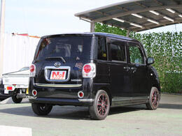 当店(下妻店)の特徴2　★板金工場併設店の為　車両1台1台綺麗に磨いており中古車でも艶引けや傷だらけという事はありません★