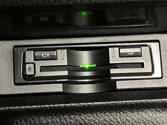 ETC車載器です！高速道路の料金所で慌てて小銭を探すことも無くなります。キャッシュレスでスイスイ、ストレスフリー♪