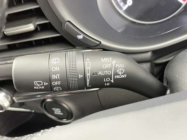 【運転席操作部】快適なドライブを楽しむための機能が装備されています！運転席から触れるので、使いやすいです！除菌プランいれていただくと、さらに清潔で安心していただけます！