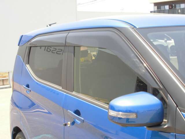 日差しを制御『プライバシーガラス』装備です。