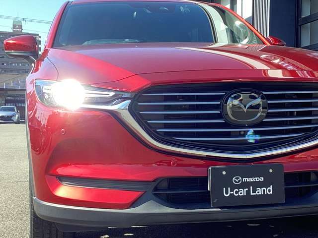 アダプティブLEDヘッドライト　カメラや車速センサーと連動して、ハイ、ロー、ワイドローのLEDライトを常に最適な配光に自動制御する優れものです！