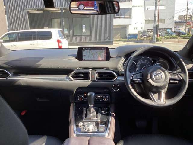 人間工学に基づいて設計されてますので、長時間・長距離を走行しても運転しやすく疲れにくい構造になっています♪