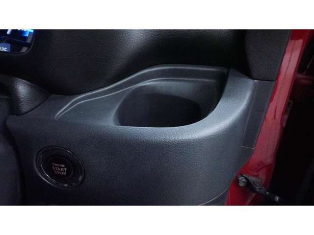 有名カフェ店にプロデュースしていただいた自慢のコーヒーを是非ご賞味ください！季節限定のメニューも受付スタッフが考案しています☆待ち時間も楽しい！