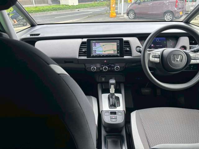 ご納車前には、お車の整備を実施し、ご納車させて頂いております。整備内容は、車両によって異なりますので、お気軽にお尋ねください。