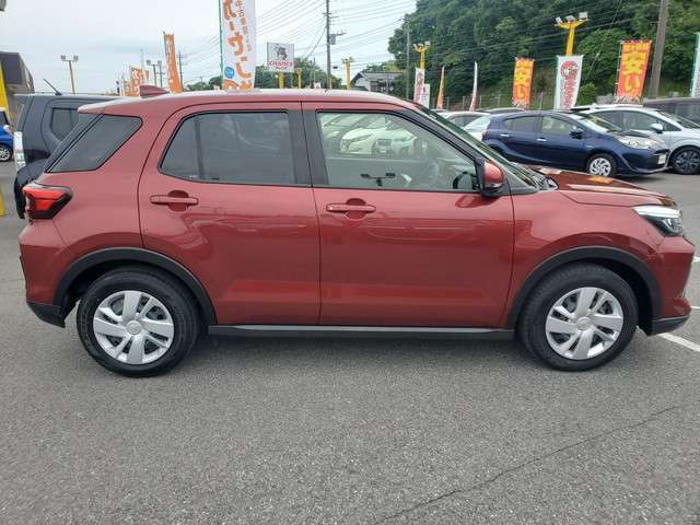 お待たせしました。大人気車入荷いたしました。スタッフの厳選車両！1度ご覧になって下さい！