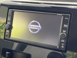 【純正ナビ】人気の純正ナビを装備。オーディオ機能も充実しており、Bluetooth接続すればお持ちのスマホやMP3プレイヤーの音楽を再生可能！毎日の運転がさらに楽しくなります！！