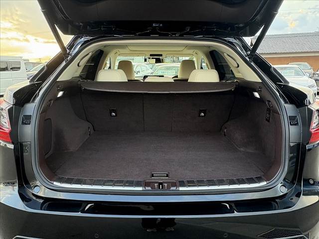 店頭ではBUDDICA PHOENIX（バディカフェニックス）のグッズ、キッズコーナーも完備、選べるフリードリンクを準備してお待ちしております♪無料査定いつでも実施中★予約いただくとスムーズです★