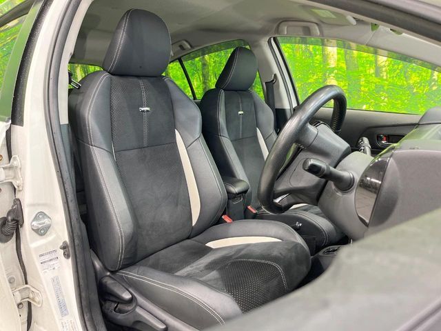 運転席シート廻りは使用感も少なく、良好な状態となっています。丁寧に使われていたことがよくわかりますね。