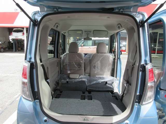 買取りに自信有り☆　オーディオやカーナビ・エアロパーツ・アルミ等オプションにもしっかり注目！！　お客様が大切に育てたお車ほど、どんどんプラス査定をしてまいります！　もちろん無料査定・現金即決！！