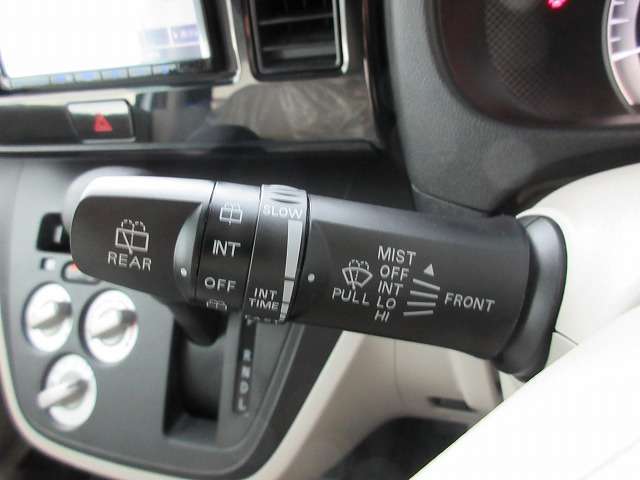 ワイパーの速度間隔の調整も可能！