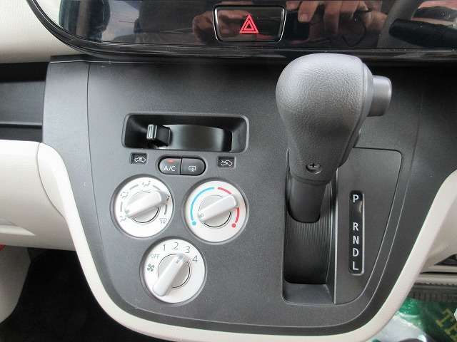 エアコン操作部もチェック☆