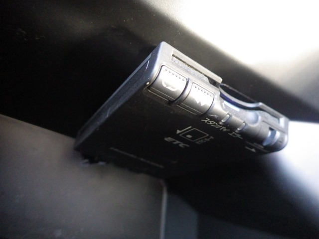 ETC付！高速道路の料金所はキャッシュレスで通過です！サービスエリア等にあるスマートインターの出入りも利用可能でとっても便利☆ご納車後すぐにお使い頂けるようセットアップしてのお渡しとなります。