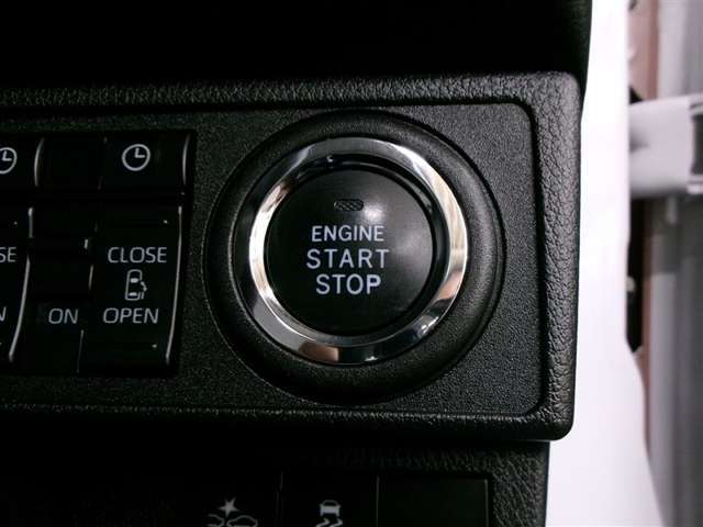 プッシュスタートエンジンでスマートにエンジン始動できます。