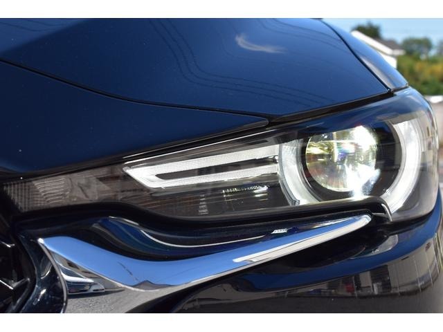 LEDヘッドライト！白い光で前方を明るく照らします！ナイトドライブには欠かせないアイテムです！