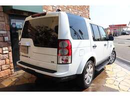 外装色はフジホワイトです。