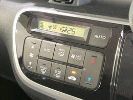 【オートエアコン】一度お好みの温度に設定すれば、車内の温度を検知し風量や温度を自動で調整。暑い…寒い…と何度もスイッチ操作をする必要はありません。快適な車内空間には必須の機能ですね♪