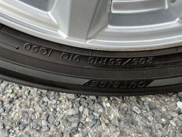 国の指定工場併設でアフターサービスも充実！点検・車検・お車のカスタマイズもサービススタッフまでご相談ください！経験と知識豊富なサービススタッフが親切・丁寧に対応いたします！