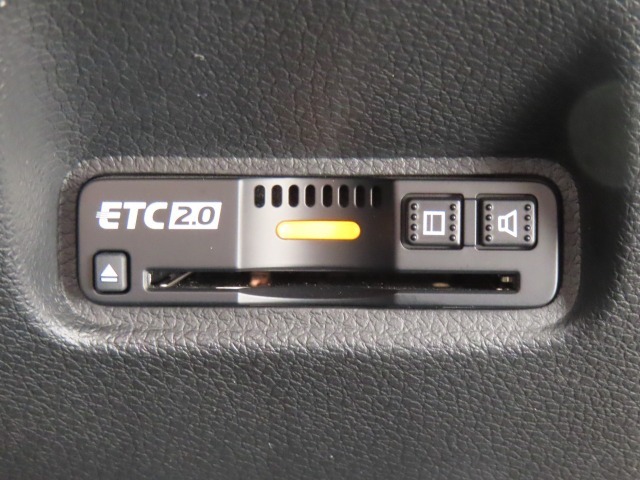 【ETC2.0車載器装備済み】ご使用いただくには別途セットアップ費用がかかります。ご用命の際はお申し付けください。