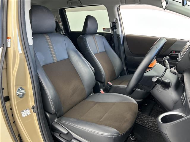 【運転席】座り心地が良いシートなので長時間の運転でも快適にお過ごしいただけます。新品のフロアマットのご注文も可能です。掲載箇所以外にご希望の写真がございましたらお気軽にお問い合わせ下さい。