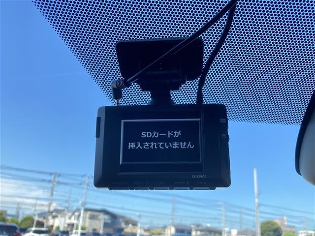 【ドライブレコーダー】映像・音声などの運転中の記録を残します。事故などを起こした起こされた時の証拠になりえますので、もしも時でも安心ですね。