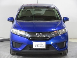 Hondaのデザインアイデンティティーの「ソリッド・ウイング・フェイス」を具現化しました。Hondaの象徴「H」マークを中心にフロントグリルからヘッドライトまでを1つのつながりとしてデザインしました。