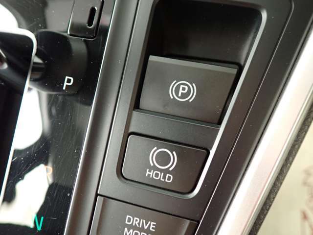 電動パーキングブレーキ装備で、停車・発進がスムーズ☆