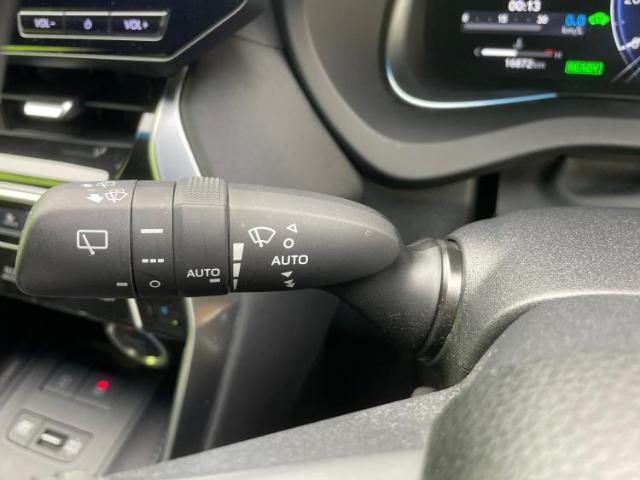 国産車から輸入車まで多様なお客様のニーズのお応えできるように、全国規模で豊富な在庫展開！車のことならWECARSへ！