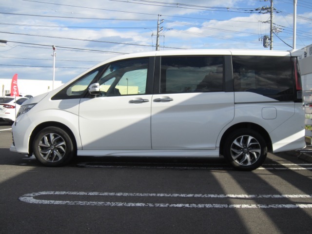 ☆当店は国道4号線沿いにありまして、国道400号線の交わる西三島交差点より南西に300mほど走った所に広い展示場を構えております。☆