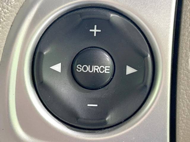【ステアリングスイッチ】運転中、前方から目線をそらすことなく、オーディオ等の操作が可能な便利機能！安心＆快適なドライブを演出してくれます♪