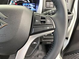 【アダプティブクルーズコントロール】高速道路での長距離走行が楽に！！自動で速度を保つクルーズコントロールが、衝突軽減システムと連携し、前方の車両を感知して車間を保つように速度調節してくれます！！