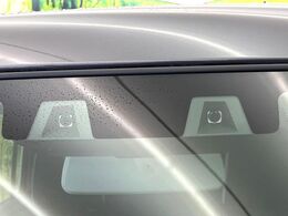 【スズキ　セーフティサポート】走行中に前方の車両等を認識し、衝突しそうな時は警報とブレーキで衝突回避と被害軽減をアシスト。より安全にドライブをお楽しみいただけます。