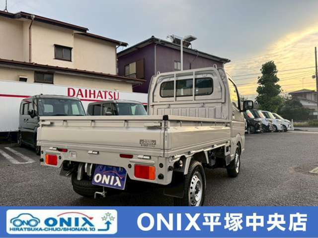 当店でお買い上げ頂いたお客様は3年間オイル交換無料！（交換サイクル限度有）車検や板金などもお値打ちに承りますので、是非末永いお付き合いをしていきましょう！