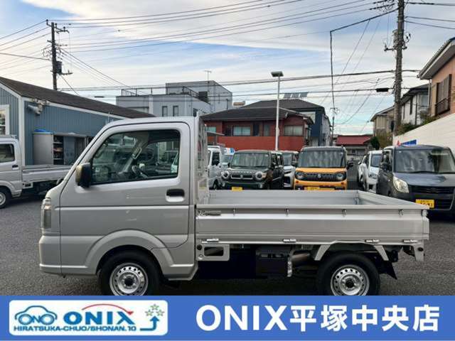 外装は特に大きく目立つ傷などはなく綺麗な状態です。走行上どうしても付着してしまう小傷や飛び石による傷程度とお考え下さって結構です！