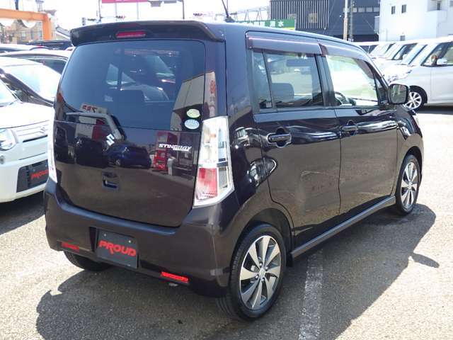 車両入庫チェックではエンジン・機関系をはじめ、電装装備、内装など100項目以上のチェックをしています。試乗も行なっていますのでご安心下さい。