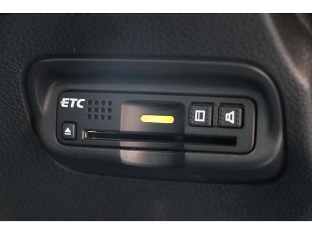 もちろんETC付きでビルトインタイプを装備！見た目もスマート♪高速道路の料金所も楽々通過♪