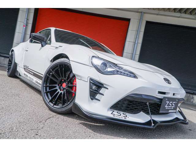 ZN6、86後期にてZ.S.S.デモカー完成致しました！！フルエアロ、新品にてZ.S.S.Dampers、スタビライザー前後、タイヤホイール、ZSSマフラー装着しております！！
