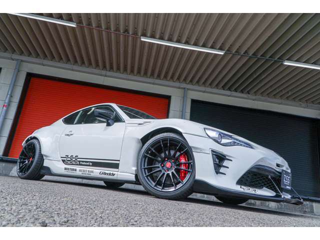 ZN6、86後期にてZ.S.S.デモカー完成致しました！！フルエアロ、新品にてZ.S.S.Dampers、スタビライザー前後、タイヤホイール、ZSSマフラー装着しております！！