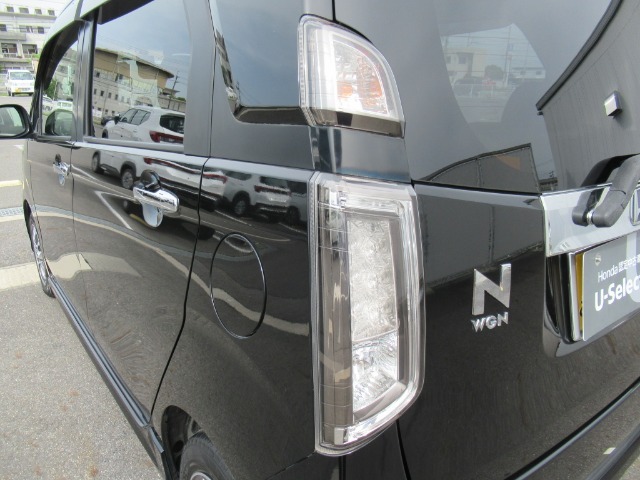【全般】車両の年式や距離からは判断できない、内装・外装の状態や修理歴などが確認できる『車両状態証明書』をご用意しております。