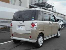 パノラミックビューモニター付きで車庫入れも安心です。