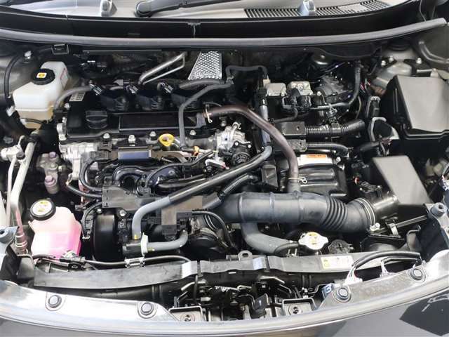 エンジンルームクリーニング済みです。購入後のメンテナンスは当社のメカニックが、大切なおクルマを安全で快適にご使用いただくためのお手伝いをいたします。