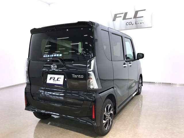 令和5年10月登録 タント カスタムX の届出済未使用車をご案内いたします。