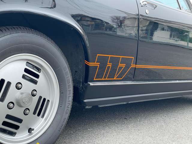 オレンジのさりげないラインも素敵な車両です。