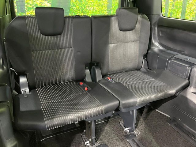 3列目シートはもちろん状態良好☆大人でもゆったりと座って頂けますので、大人数でのお出かけもラクラクです♪ご家族で、気の知れた仲間で、ドライブに行くのが楽しみですね♪
