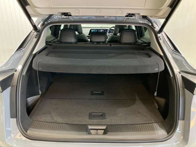 【ラゲッジルーム】トノカバー付でバックドアを閉めても中の荷物が見える心配がありません！