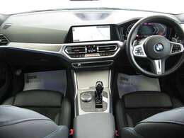 ◆iドライブナビ◆バックカメラ◆ワイヤレスバッテリーチャージャー◆アンビエントライト◆メモリー付きパワーシート◆シートヒーター◆