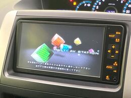 【純正ナビ】人気の純正ナビを装備。オーディオ機能も充実しており、Bluetooth接続すればお持ちのスマホやMP3プレイヤーの音楽を再生可能！毎日の運転がさらに楽しくなります！！